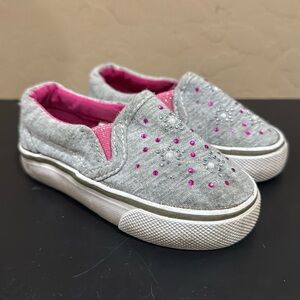 Girls/baby gray and pink tennis shoes. Size 6.